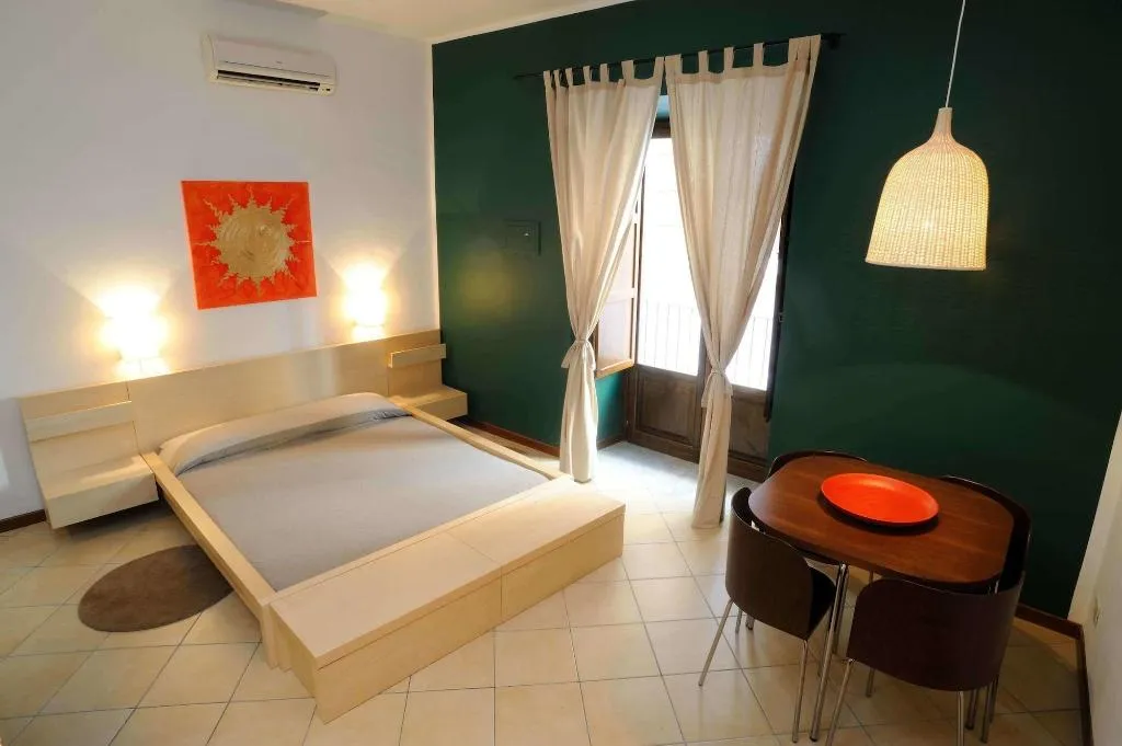 Room, Al Vicolo, Palermo