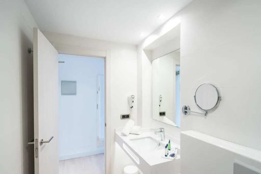 TWIN SUPERIOR WITH BALCONY Room, THB Ocean Beach, Ibiza