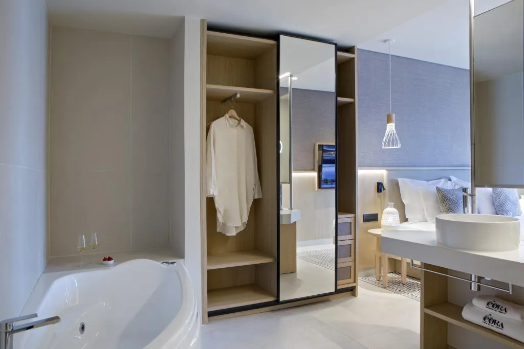SUITE TWO BEDROOMS Room, MERAVIA Leonardo Limited Edition, Halkidiki