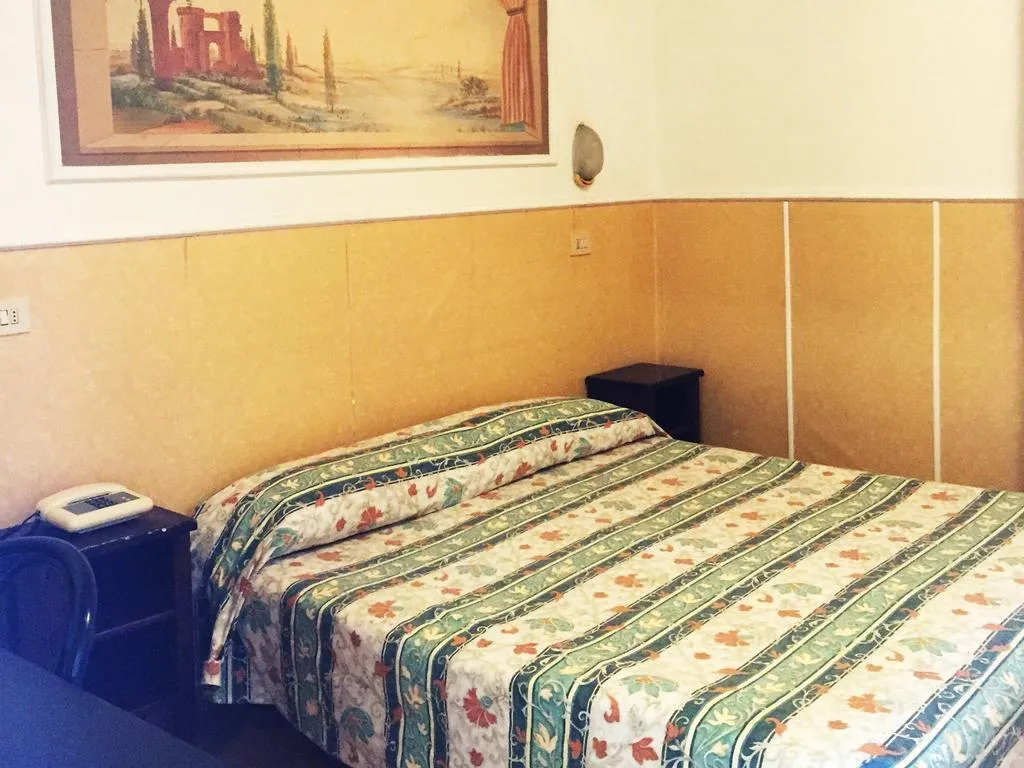 Double or Twin STANDARD Room, Ascot, Florence