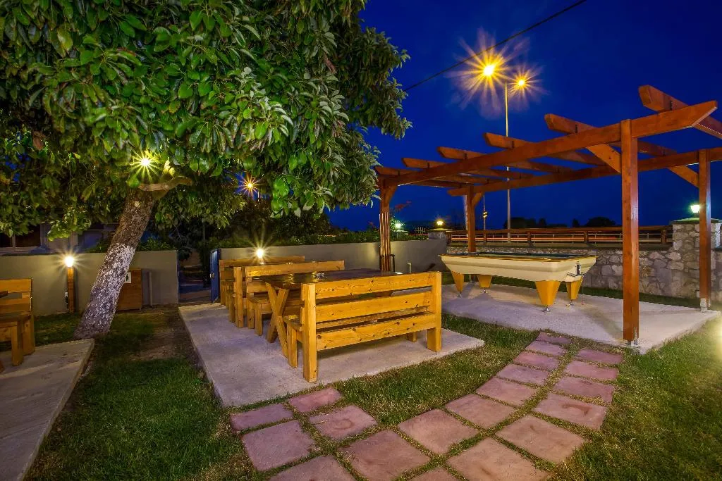 Bar, Georgia Apartments, Rhodes