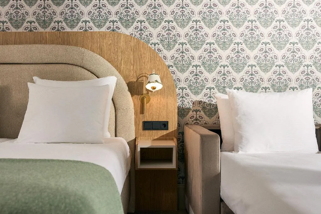 TRIPLE LUXURY Room, Van der Valk Hotel Volendam, Amsterdam