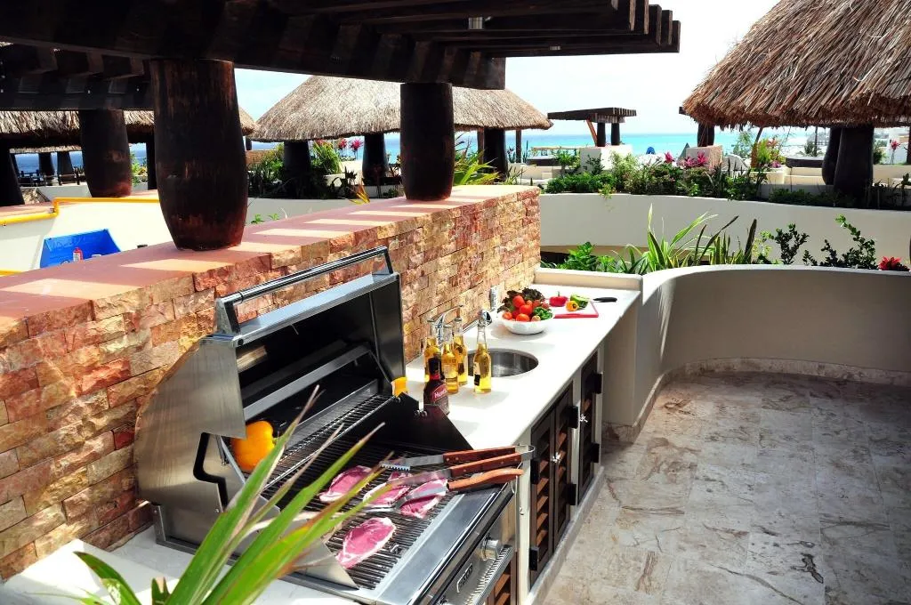 Terrace, El Taj Ocean Front and Beachside Condo Hotel, Playa Del Carmen