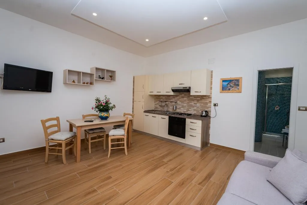 APARTMENT CAPACITY 2 ONE BEDROOM Room, Casa Vacanza San Pietro, Naples