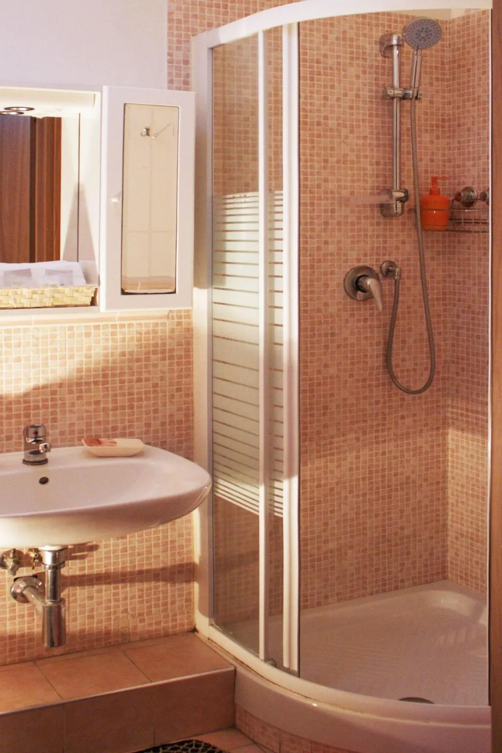 Room, Riverbanks, Florence