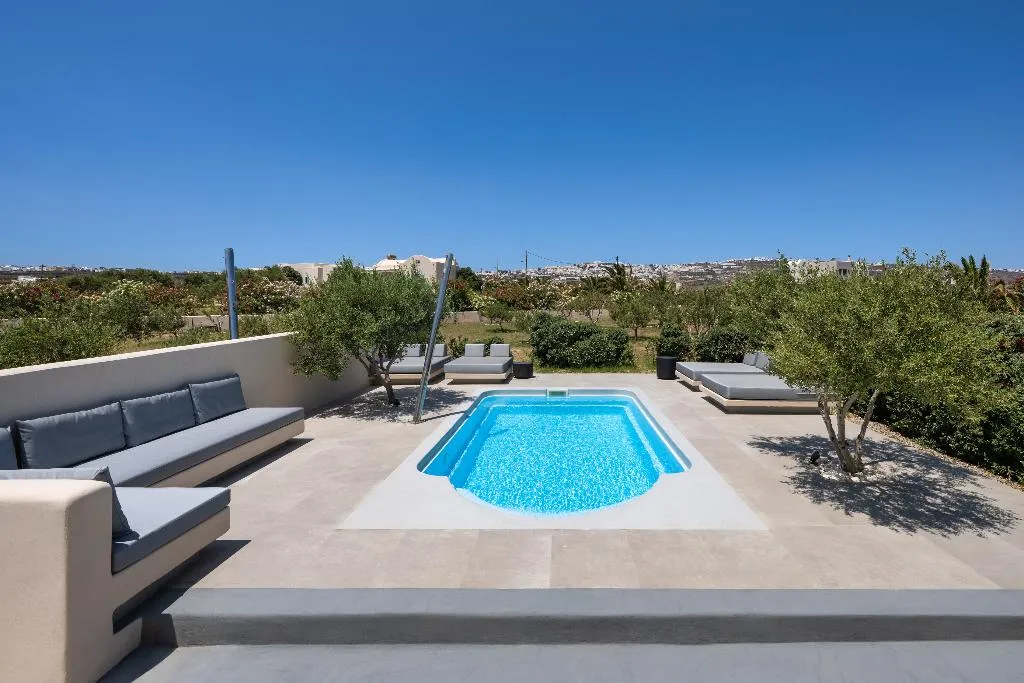 VILLA THREE BEDROOMS WITH PRIVATE POOL Room, Sienna Eco Resort, Santorini
