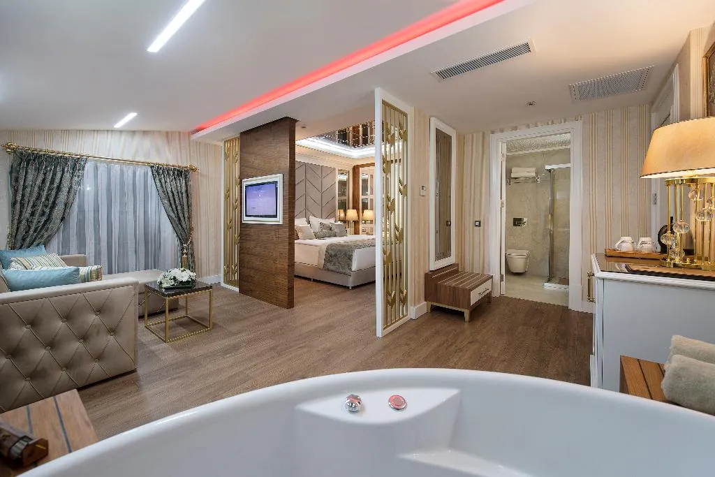 JUNIOR SUITE WITH JACUZZI Room, Elysium Green Suites, Antalya