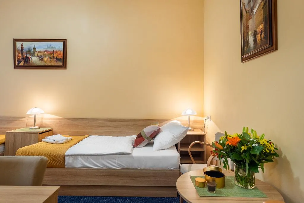 TRIPLE DELUXE Room, Hotel Libero, Prague