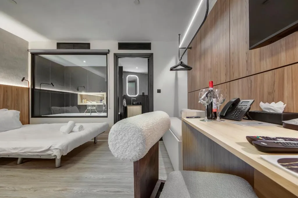 TRIPLE PREMIUM SUPERIOR Room, Noru Hotel, Malta