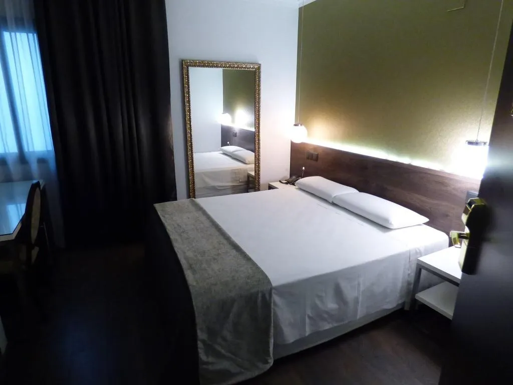Room, Moderno, Barcelona