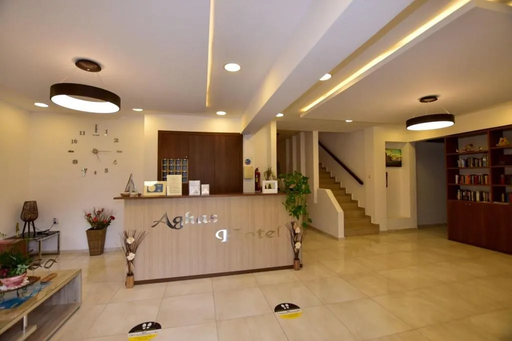 Lobby, Aghas, Crete