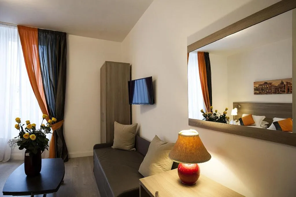 Room, Roman Holidays Cuore Dell Impero, Naples
