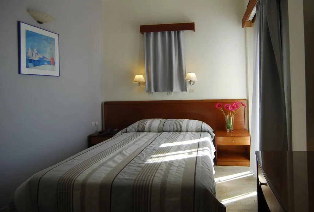 Room, Lato, Crete