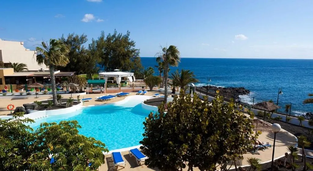Terrace, BLUESEA Apartamentos Costa Teguise Beach, Lanzarote