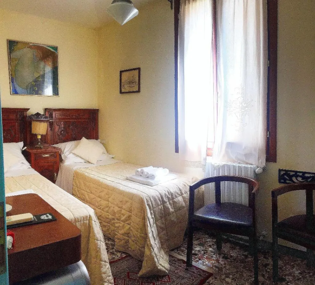 Room, 3749 Ponte Chiodo Guest House, Venice