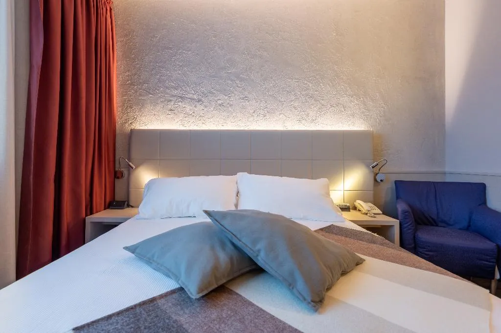 DOUBLE STANDARD Room, First Hotel Malpensa, Milan