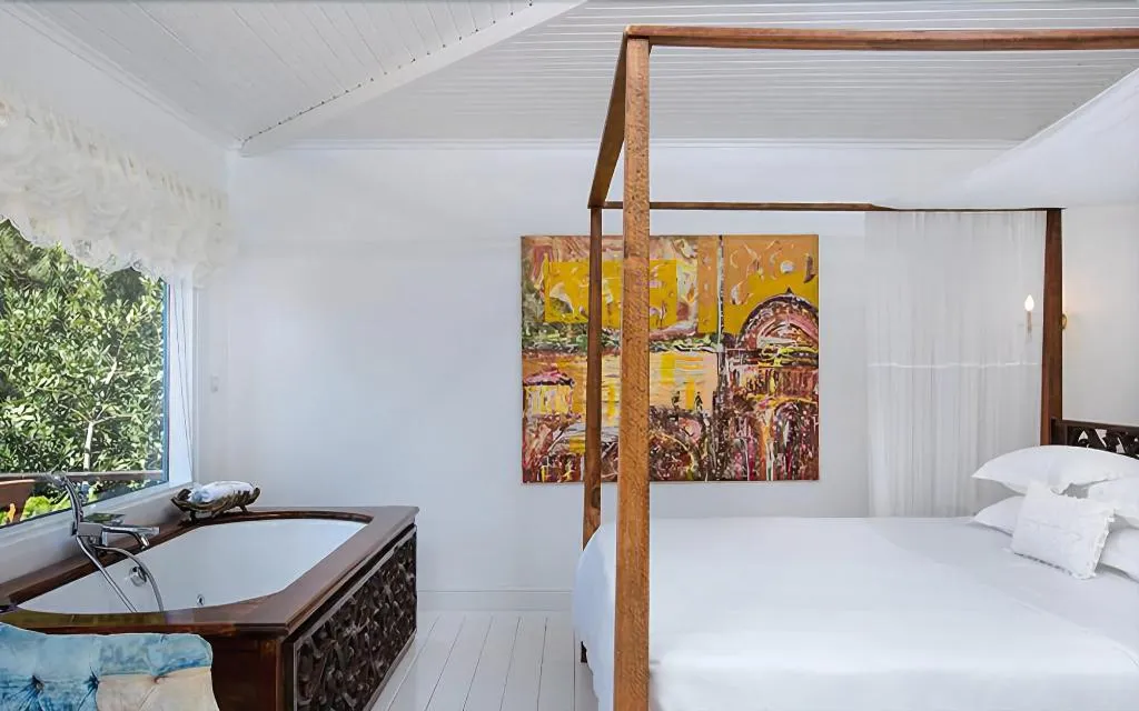 Room, Sabrina's Haus, Dalaman