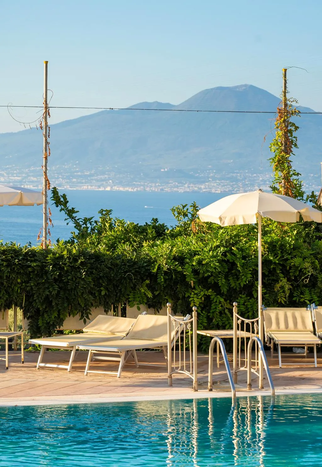 Pool, Grand Hotel Vesuvio, Naples
