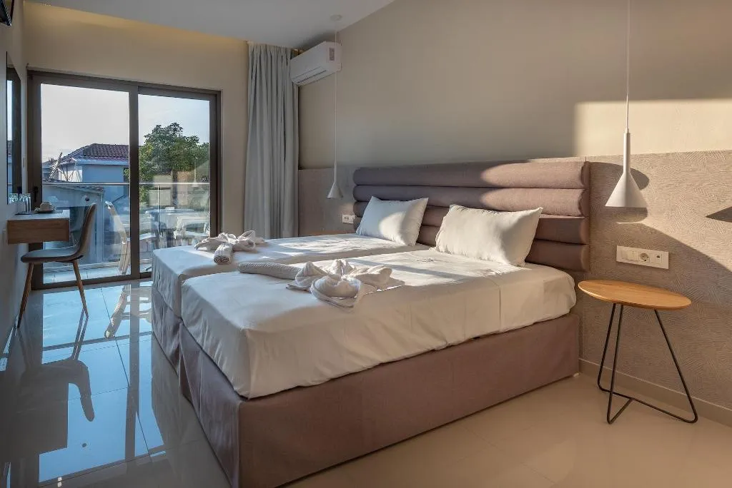 Room, Papillon, Zante