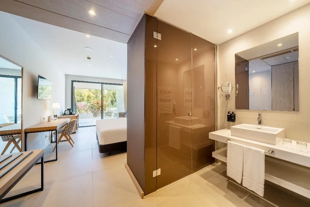 TRIPLE PREMIUM Room, Eurostars Ocean Marbella, Costa Del Sol