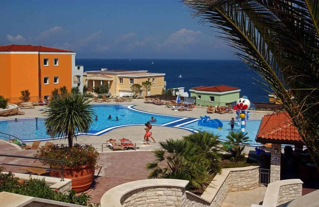 Sports and Entertainment, Skiper Rezidencija, Istria