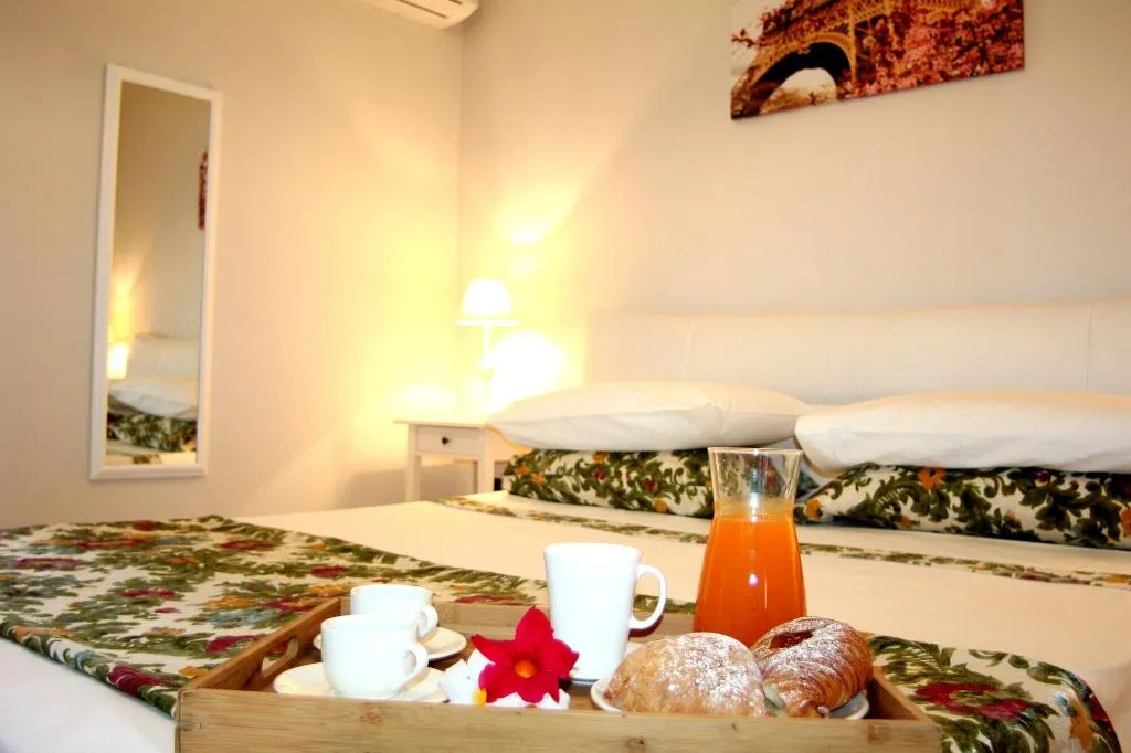 Room, B&B Atrium, Naples