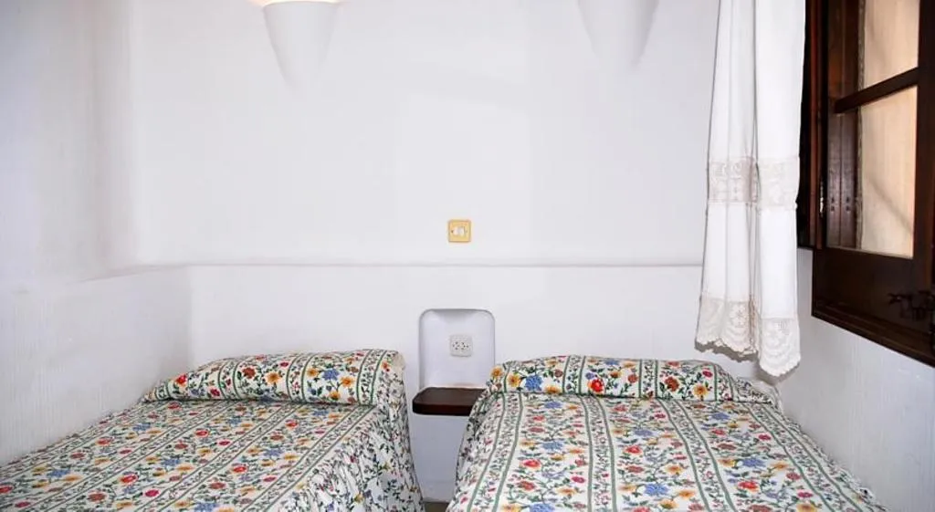APARTMENT CAPACITY 7 THREE BEDROOMS Room, Piverd Golf, Costa Brava