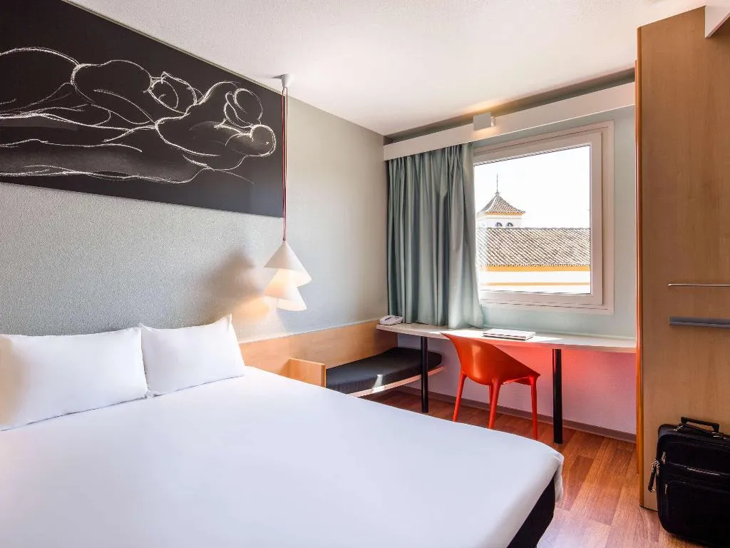 DOUBLE STANDARD Room, Ibis Sevilla, Seville