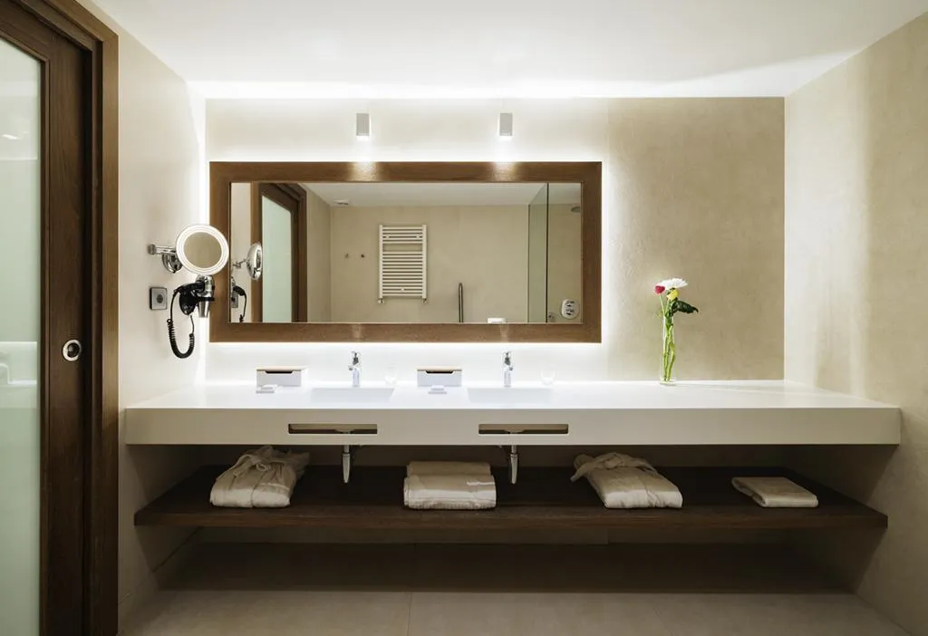 Double or Twin PREMIUM Room, Lamaro Hotel, Barcelona