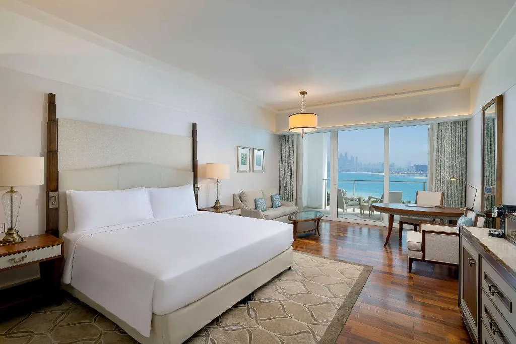 DOUBLE DELUXE SEA VIEW Room, Waldorf Astoria Dubai Palm Jumeirah, Dubai