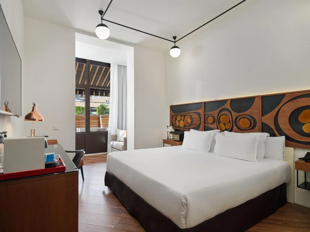 Double or Twin DELUXE ONE BED Room, H10 Metropolitan, Barcelona