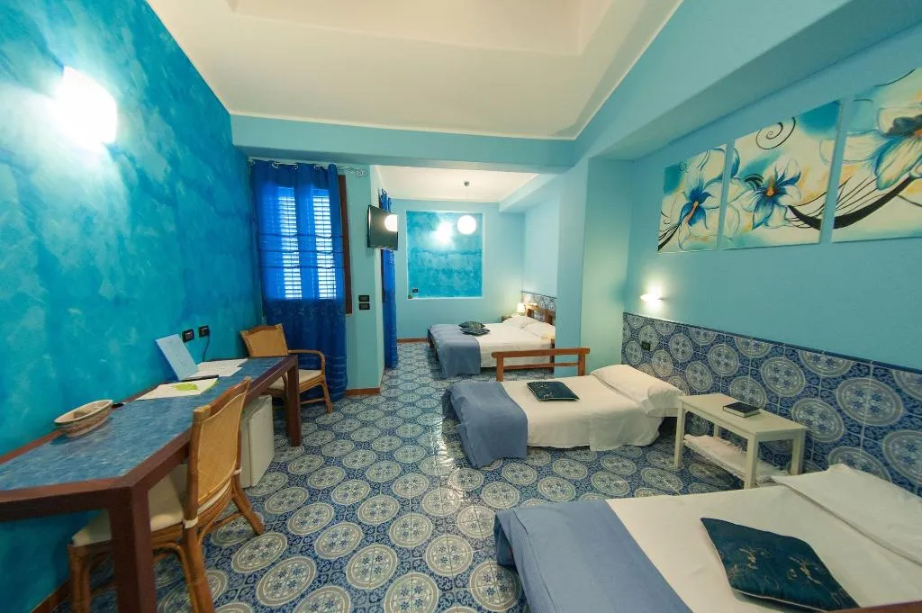 Room, Petit Hotel, Catania