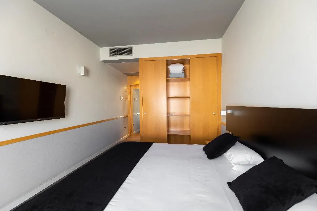 Double or Twin STANDARD Room, Onix Liceo, Barcelona