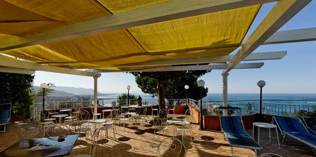 Terrace, Hotel Villa Poseidon, Naples