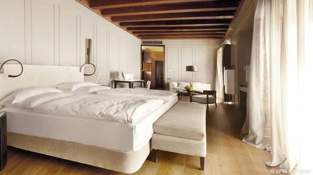 Room, CoolRooms Palacio Villapanes 5 GL, Seville