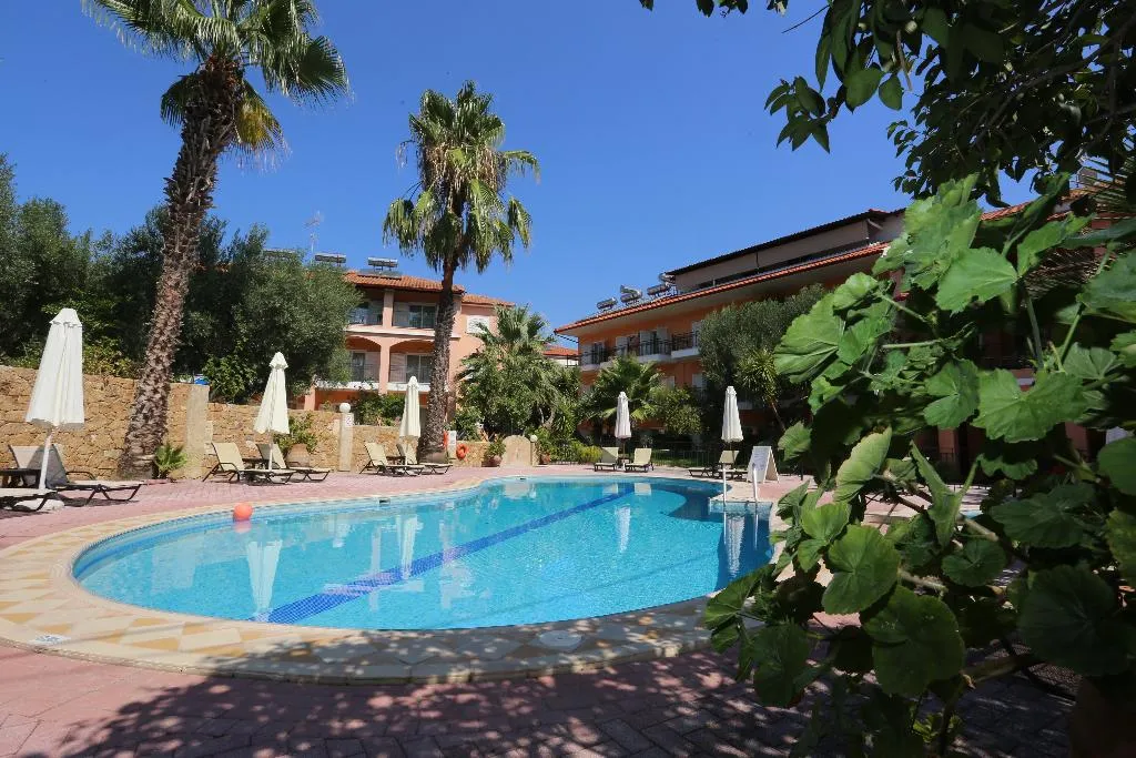 Pool, Aloni, Halkidiki