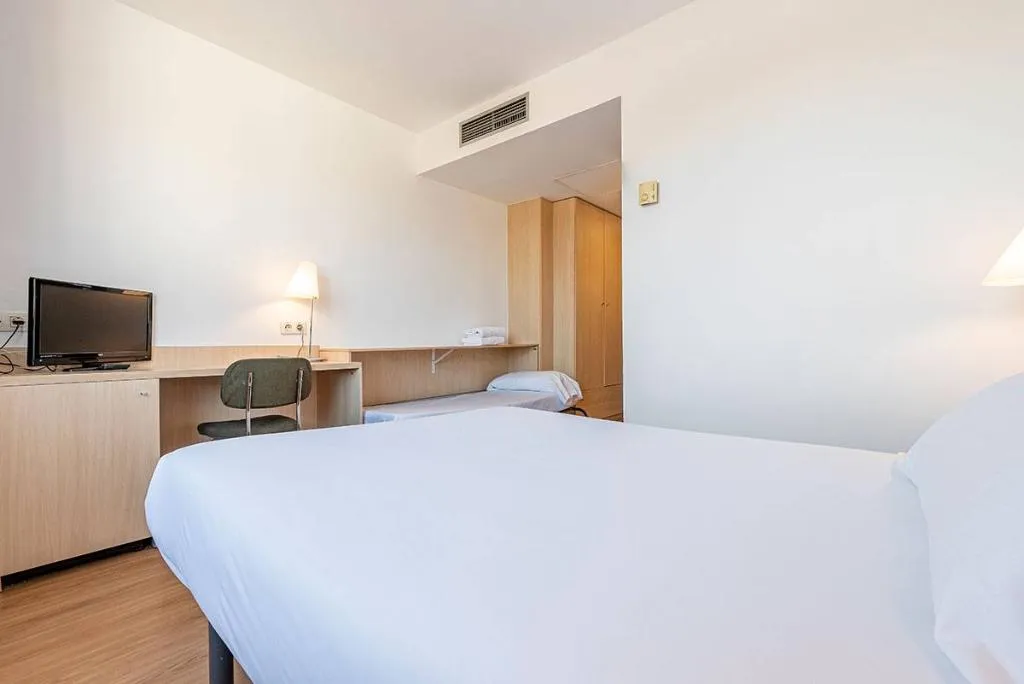 TRIPLE STANDARD Room, Basic Hotel, Barcelona