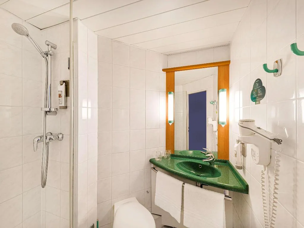 TWIN STANDARD Room, Ibis Praha Mala Strana, Prague