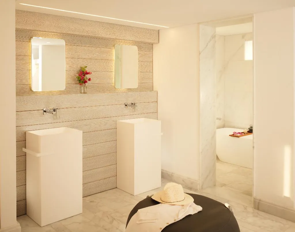 TRIPLE WITH JACUZZI Room, Mykonos Riviera Hotel & Spa, Mykonos