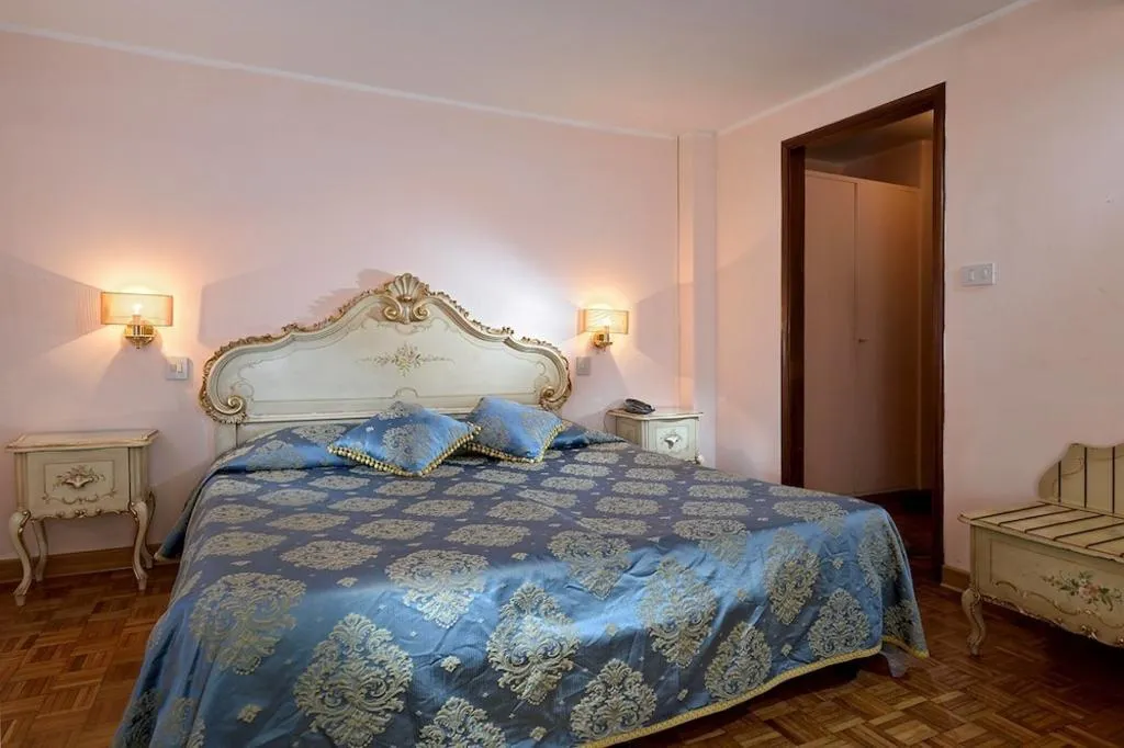 DOUBLE CLASSIC Room, Royal San Marco, Venice