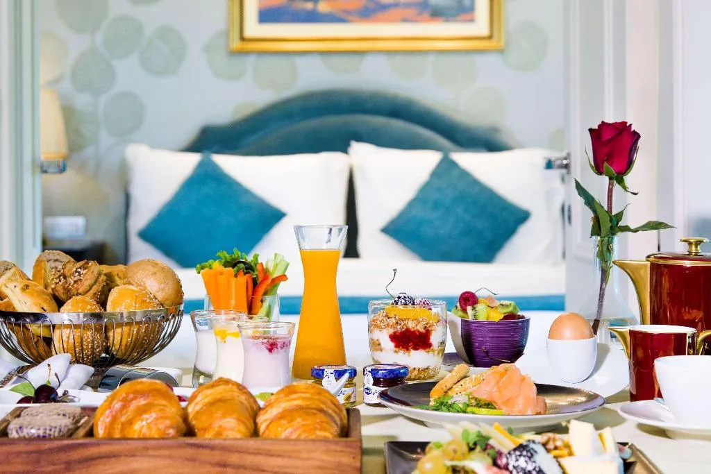 Room, Kempinski Nile Hotel Garden City Cairo, Cairo