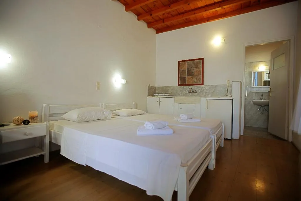 APARTMENT CAPACITY 4 Room, Voula's Economy Studios, Mykonos