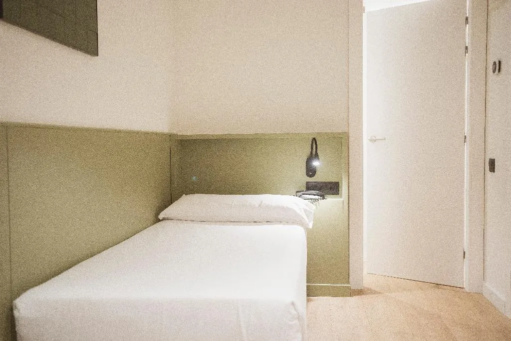 SINGLE STANDARD Room, Hotel Sant Pau, Barcelona