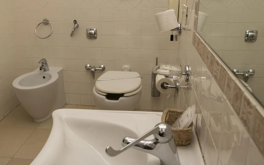 TRIPLE STANDARD Room, Goldoni, Florence
