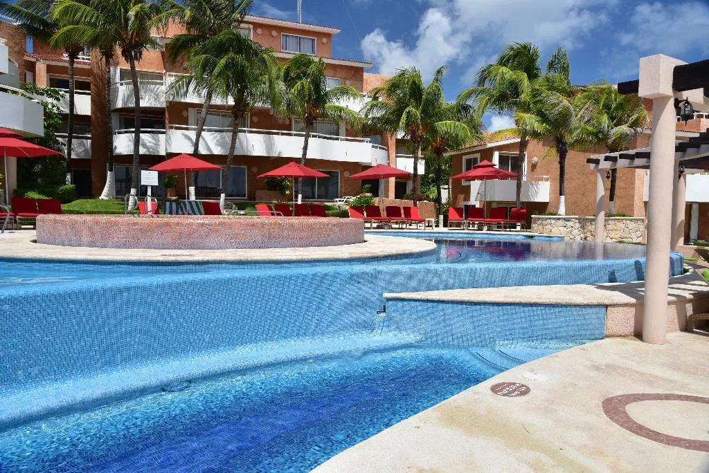 Pool, Sunset Fishermen Beach Resort Playa Del Carmen, Cancun Area