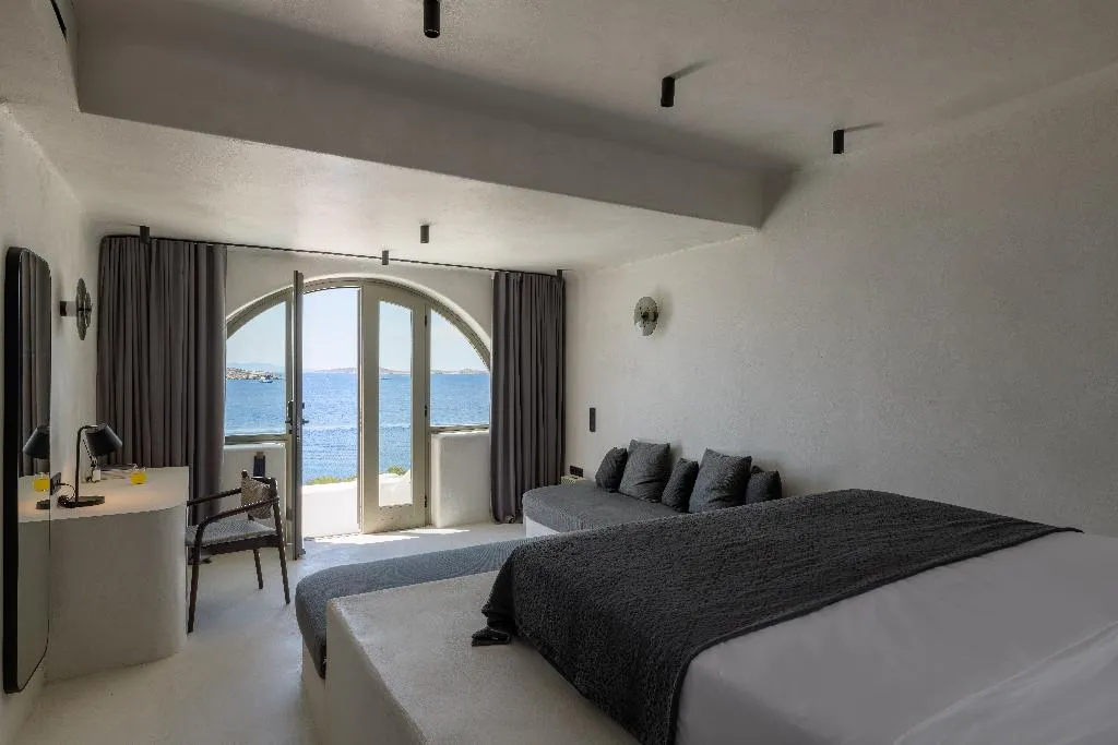 SUITE SEA FRONT Room, Rocabella Mykonos Hotel, Mykonos