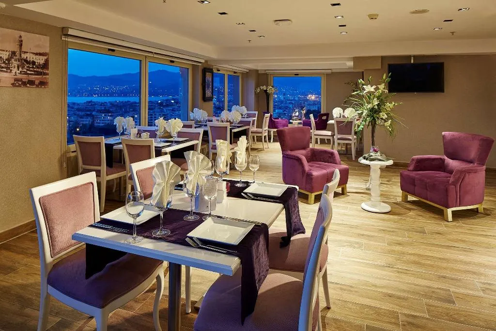 Restaurant, DoubleTree By Hilton Izmir Alsancak, Izmir