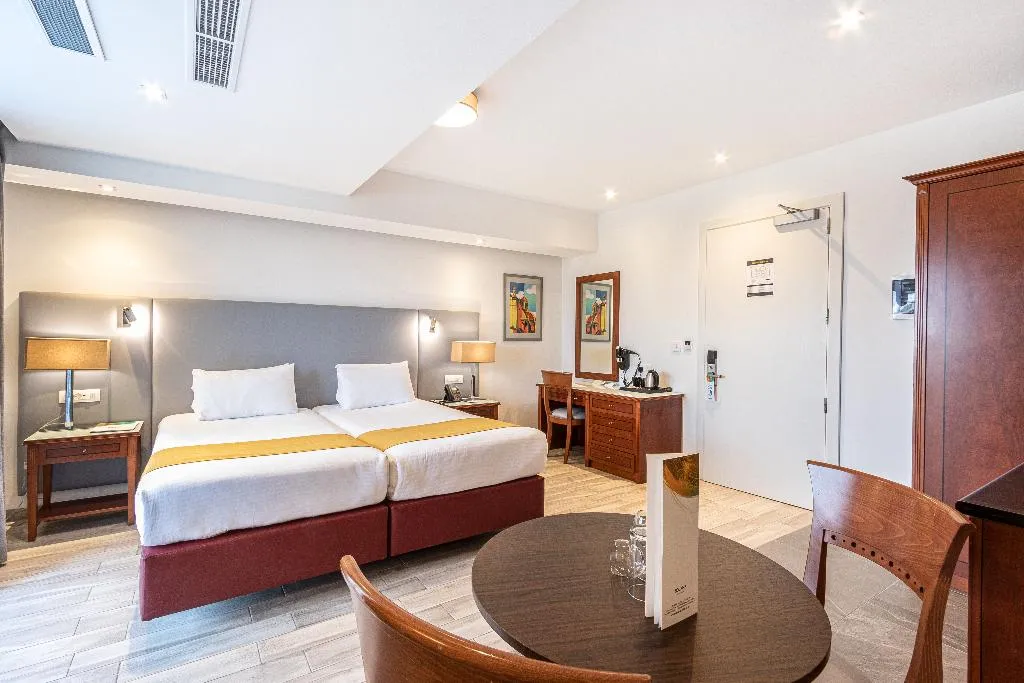 JUNIOR SUITE CAPACITY 1 Room, Solana Hotel & Spa, Malta