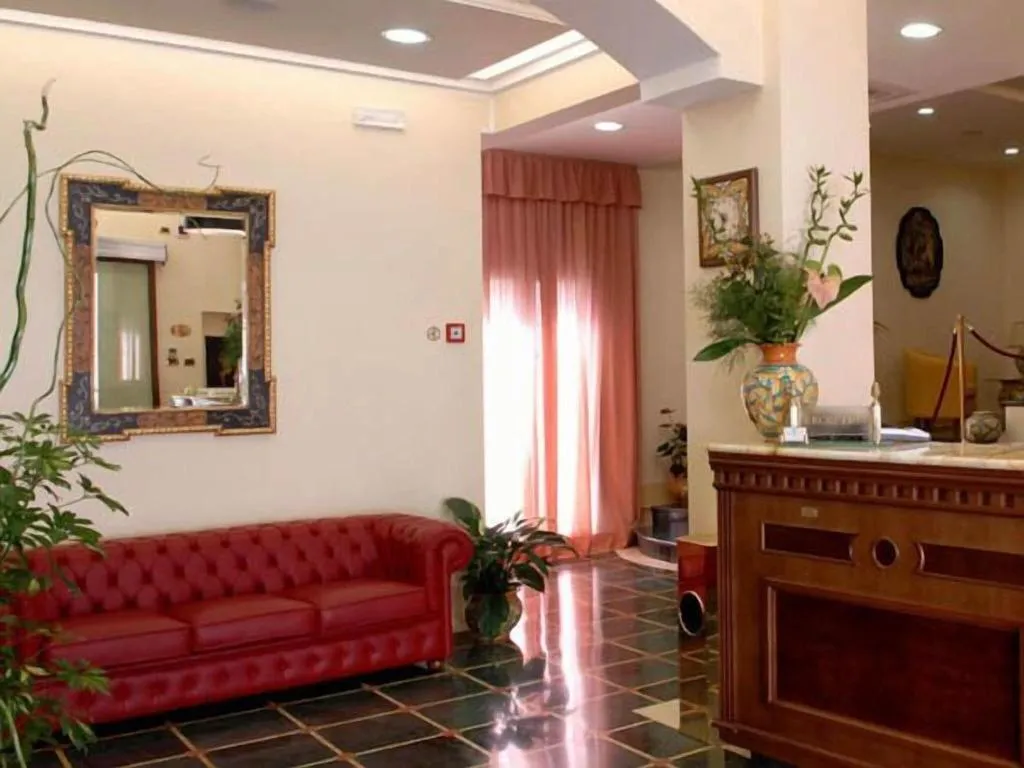 Lobby, Paradiso Delle Madonie, Palermo