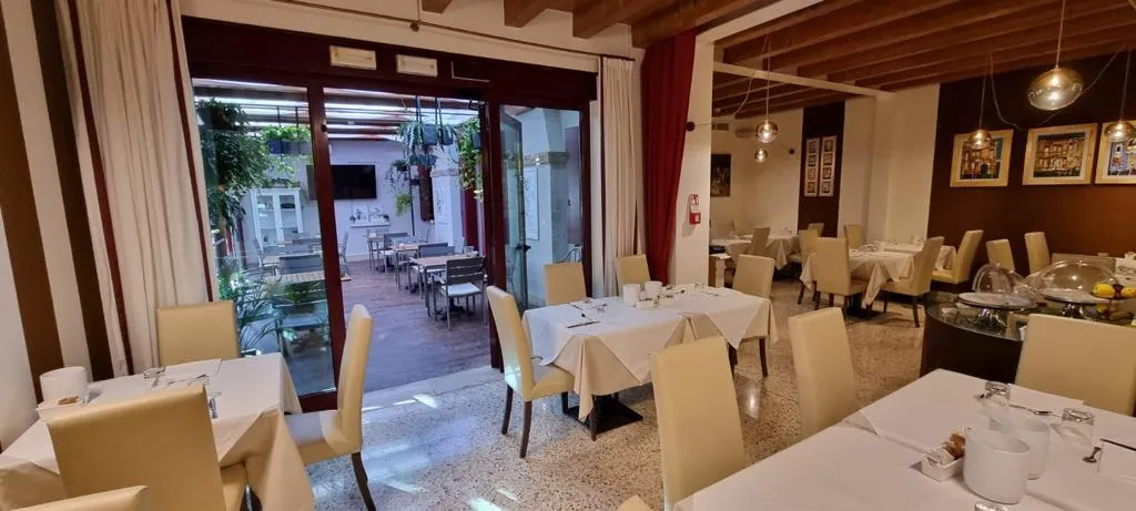 Restaurant, Unaway Ecohotel Villa Costanza Venezia, Venice